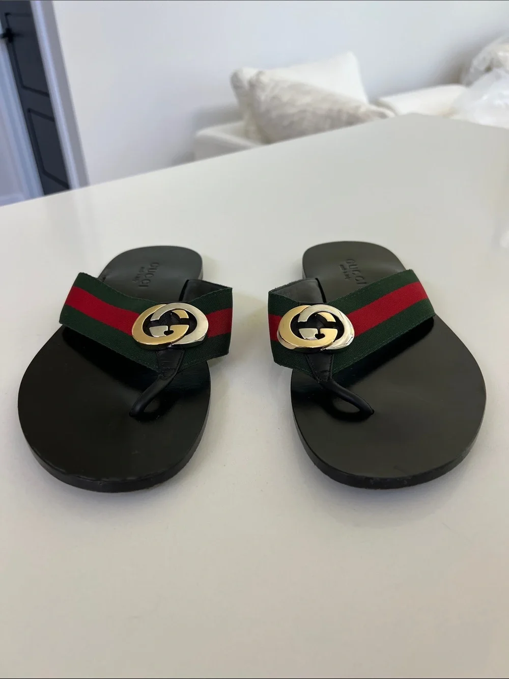Gucci kika GG green and red stripe web black flat sandals flip flops size 6